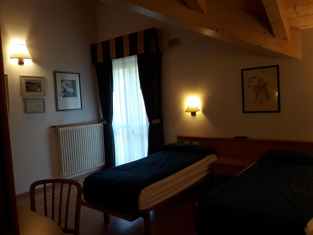 Hotel Albergo Felice Falcade Chambre photo